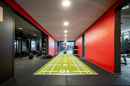 Fresh Fitness på Manglerud er et moderne og velutstyrt treningssenter som tilbyr et variert utvalg av styrketreningsmuligheter for alle nivåer og målsetninger. Med et bredt utvalg av treningsapparater, frivekter og funksjonelt utstyr, har senteret alt du trenger for en effektiv og variert styrketreningsøkt.