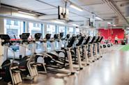 Få en effektiv kardioøkt på Fresh Fitness treningssenter i Kristiansand sentrum med vår toppmoderne elipsemaskin. Bli med og ta treningen din til neste nivå med vårt brede utvalg av treningsutstyr og moderne fasiliteter.