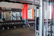 Utforsk vårt utvalg av manualer og benker i frivektssonen på Fresh Fitness treningssenter Kalbakken. Opplev en effektiv og variert styrketreningsøkt med vårt moderne utstyr.
