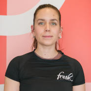 Evelyn Hagen er en erfaren og kvalifisert personlig trener på Fresh Fitness Østerås, med tilhørighet til nivå 3 av sertifiseringen. Med sin ekspertise og lidenskap for trening og helse, er Evelyn dedikert til å hjelpe deg med å nå dine treningsmål og oppnå en sunn og aktiv livsstil.