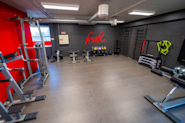 Få en effektiv treningsøkt med frivekter på Fresh Fitness Jessheim. Opplev det velutstyrte frivektsområdet og jobb mot dine treningsmål med motivasjon og styrke. Velkommen til en inspirerende treningsopplevelse!