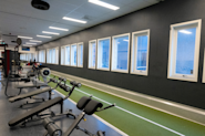 Fresh Fitness Grimstad – treningssenter med en dedikert turf, cardiosone og styrketreningsapparater. Perfekt for funksjonell trening og styrketrening til en rimelig pris og et smart treningsvalg.