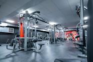 Besøk Fresh Fitness treningssenter på Manglerud for å benytte deg av våre moderne treningsapparater og oppleve fordelene med å trene på et godt utstyrt treningssenter. Uansett hva dine fitnessmål måtte være, vil våre treningsapparater kunne hjelpe deg med å nå dem og motivere deg til å holde deg aktiv og sunn.