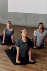 Oppdag ro og fleksibilitet med vår Yin Yoga-gruppetime på Fresh Fitness. Bli med og opplev dype strekk og mindfulness under veiledning av erfarne instruktører. Perfekt for å forbedre din fleksibilitet, redusere stress og fremme indre balanse.