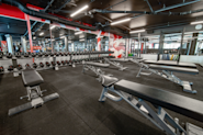 Utforsk vårt kardio- og frivektsområde på Fresh Fitness treningssenter Lindeberg.