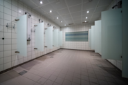 Hos Fresh Fitness Lade Arena finner du store og freshe garderober med dusjer og romslige skap. 