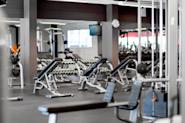 På Fresh Fitness-treningssenteret i Ski tilbyr vi et bredt utvalg av styrketreningsmanualer som kan hjelpe deg med å planlegge og gjennomføre effektive styrketreningsøkter.