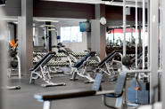På Fresh Fitness-treningssenteret i Ski tilbyr vi et bredt utvalg av styrketreningsmanualer som kan hjelpe deg med å planlegge og gjennomføre effektive styrketreningsøkter. 