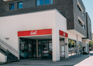 Velkommen til Fresh Fitness treningssenter i Ås! Ta det første steget mot en sunnere og sterkere kropp med vårt varierte utvalg av treningsfasiliteter og gruppetimer. Vi hjelper deg med å nå dine helse- og treningsmål.