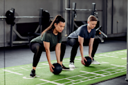 Fresh Fitness har et smart medlemskap som gjør at du kan ta med en treningspartner 30 ganger i måneden. Det er lettere å motivere seg selv når du har noen å lene deg på.