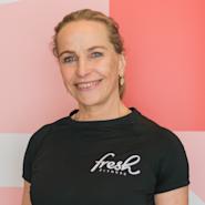 Elizabeth Lingjærde er en dedikert og erfaren personlig trener på Fresh Fitness Østerås, med tilhørighet til nivå 2 av sertifiseringen. Med sin lidenskap for trening og helse, er Elizabeth engasjert i å hjelpe deg med å oppnå dine treningsmål og leve en sunnere livsstil.