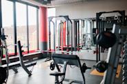 Opplev effektiv og allsidig trening med medisinballer på Fresh Fitness treningssenter Kalbakken. Vår frivektområde tilbyr et variert utvalg av vekter og utstyr for å styrke ulike muskelgrupper.