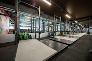 Utforsk vårt frivektsområde på Fresh Fitness treningssenter Lindeberg.