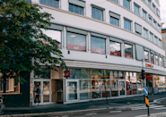 Velkommen til Fresh Fitness-treningssenteret på Grønland! Vi er glade for å ønske deg velkommen til vårt moderne og vennlige treningsmiljø.