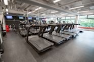 Kickstart treningsøkten din med effektive elipsemaskiner på Fresh Fitness Haugerud - kardiotrening har aldri vært mer motiverende og givende.