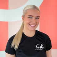 Vilde Limann Oksum er en dyktig og dedikert personlig trener på nivå 1 hos Fresh Fitness. Hun har en lidenskap for helse og fitness, og er opptatt av å hjelpe kundene sine med å nå sine treningsmål og oppnå en sunn livsstil.