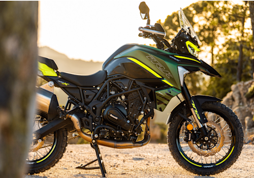 Benelli TRK 702X Lifestyle2 Galgo Chile
