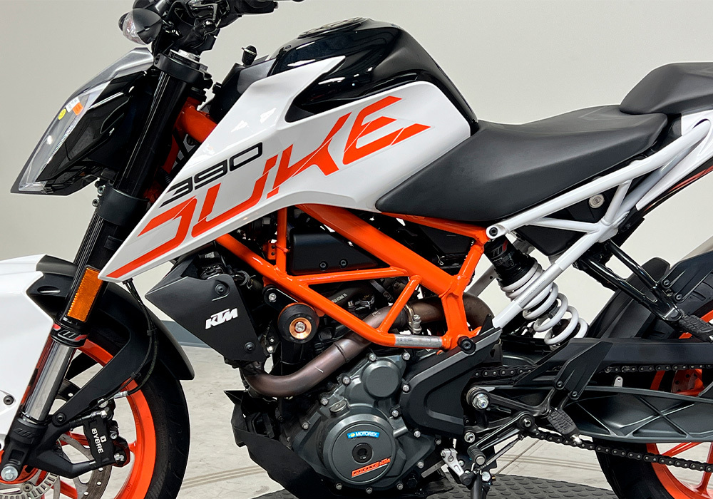 バイク Ktm duke390 楽しいの一言に尽きる乗り味 通勤からツーリングまで大活躍な390 DUKE