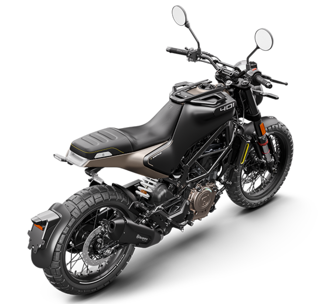 Motocicleta Husqvarna Svartpilen 401 en plano diagonal galgo México