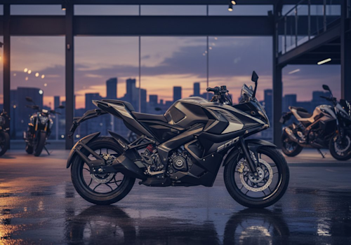 Bajaj Pulsar RS 200 Lifestyle2 Galgo