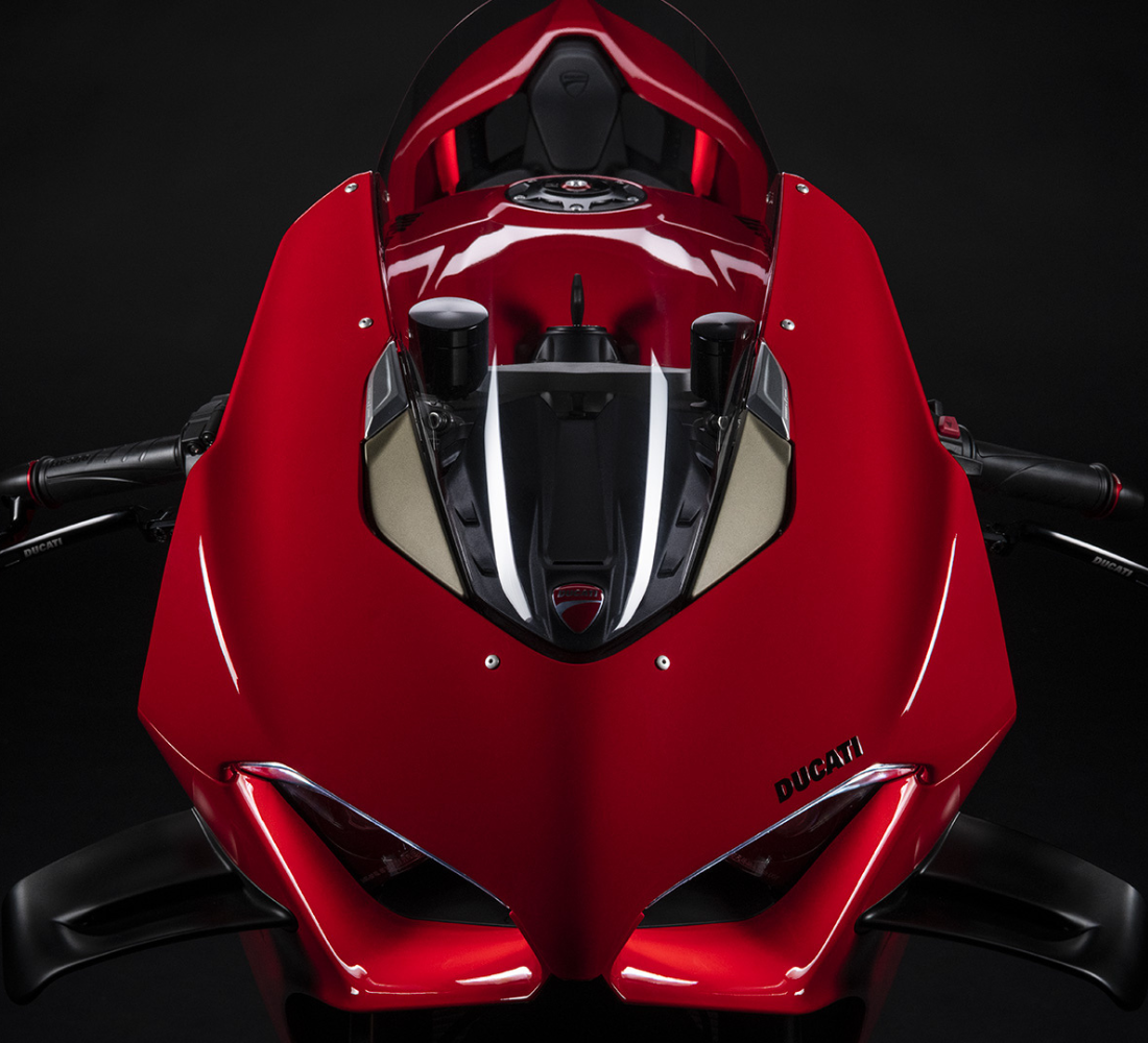 Motocicleta Ducati Panigale V4 faro galgo México