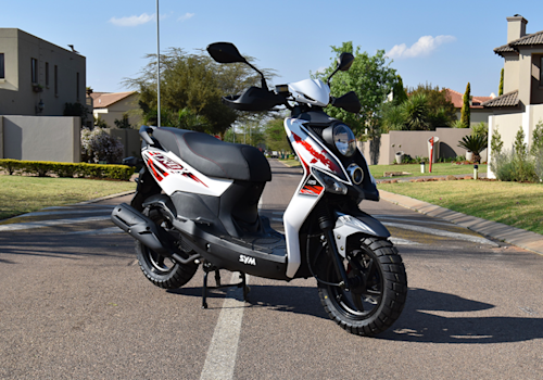 SYM CROX 125 Lifestyle1 Galgo Colombia