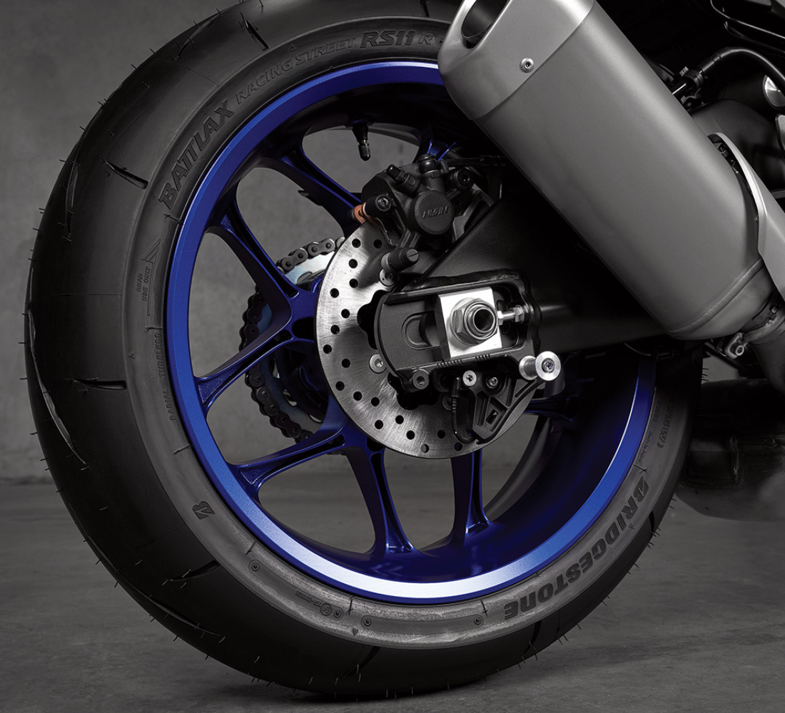 Motocicleta Yamaha R1 rueda galgo Colombia