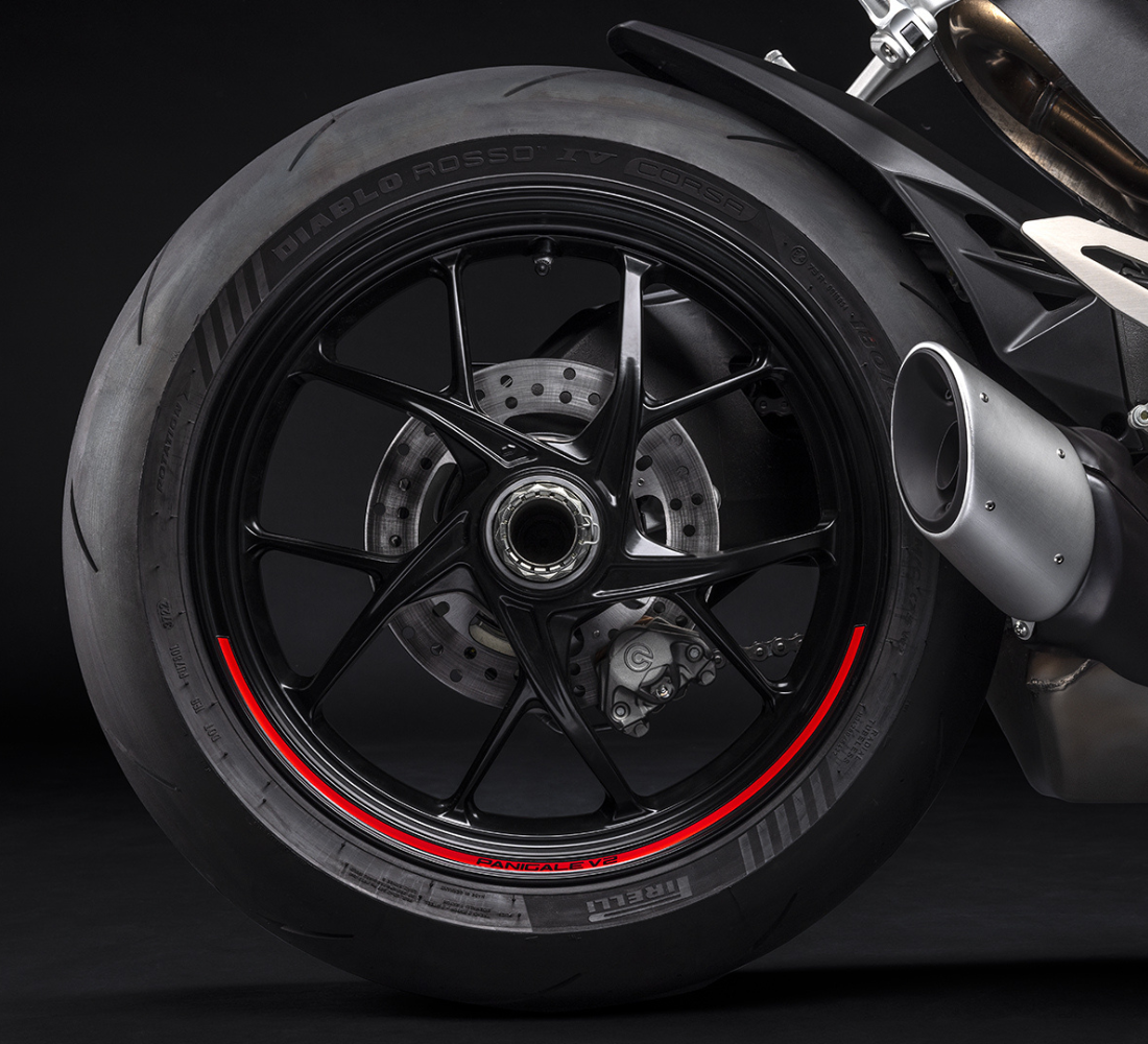 Motocicleta Ducati Panigale V2 rueda galgo México