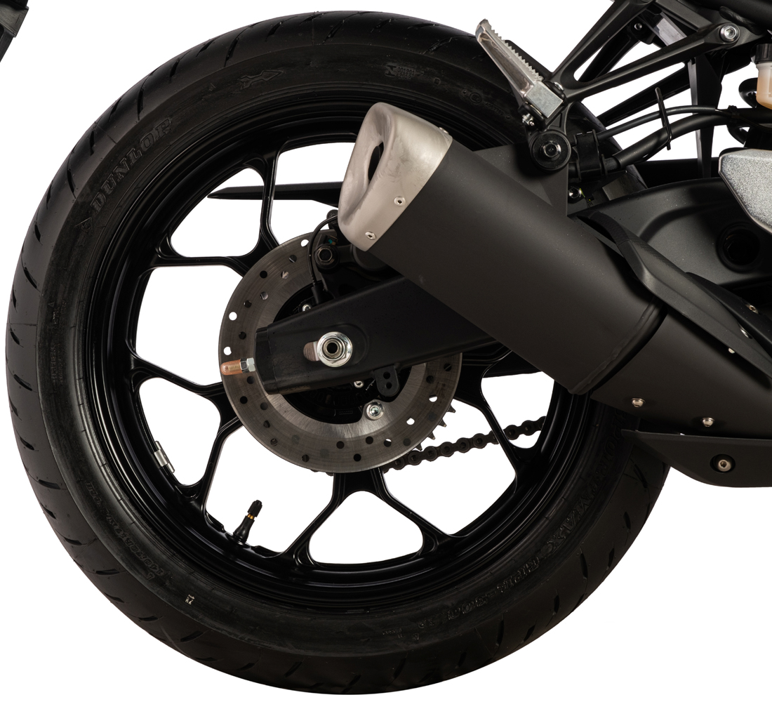 Motocicleta Yamaha R3 rueda galgo Perú
