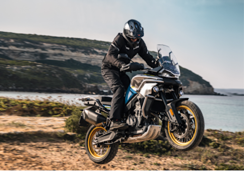 CF MOTOS 800MT EXPLORE Lifestyle2 Galgo