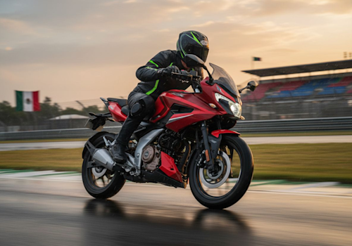 Bajaj Pulsar F250 Lifestyle1 Galgo