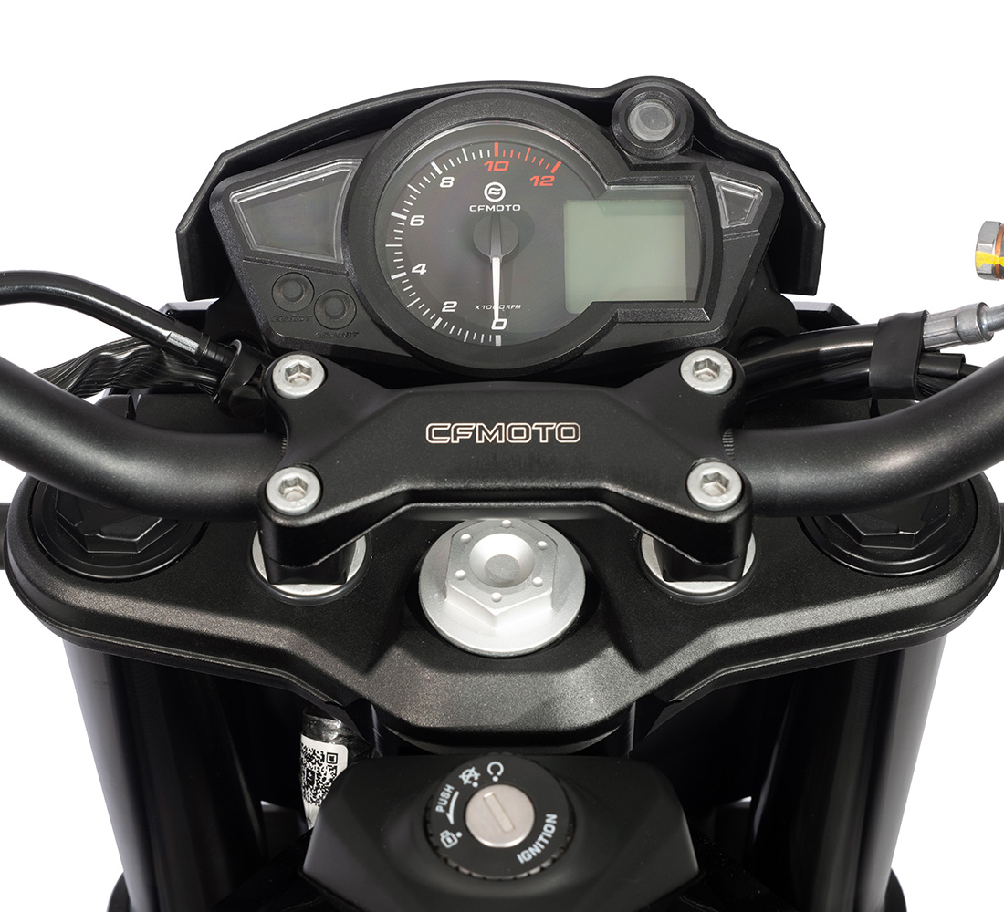 CFMoto NK 150 Galgo Perú Carrusel 2