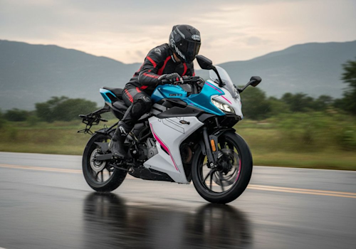 CFLITE 250 SR Carburada Lifestyle3 Galgo