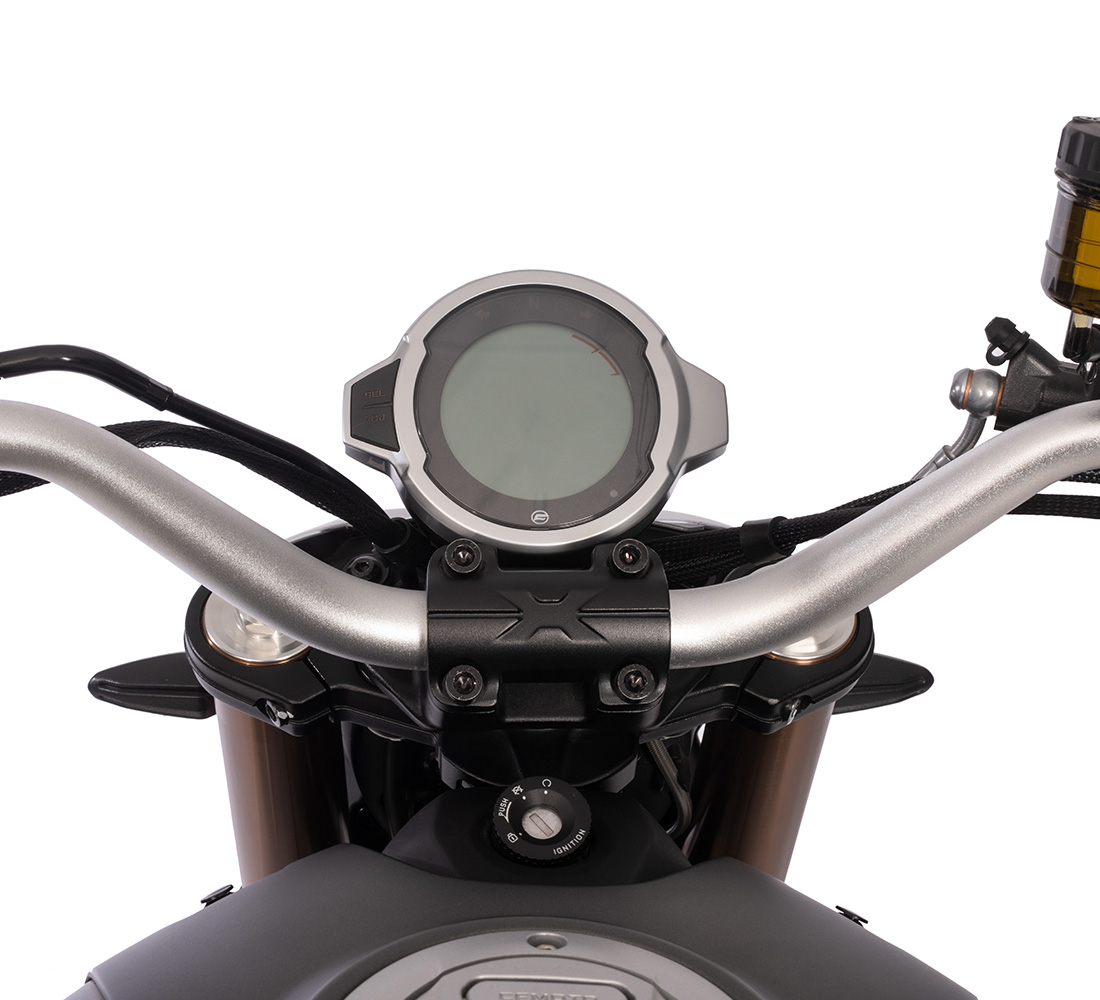 CFMoto CLX 700 Galgo Perú Carrusel 1