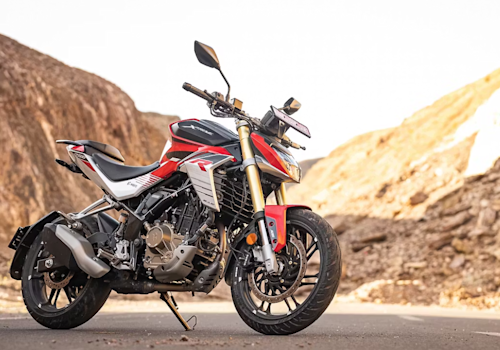 Hero Hunk 250R Lifestyle1 Galgo 
