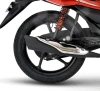 motocicleta bajaj platina 100 detalle rueda trasera escape