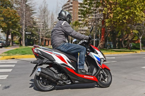 Moto Honda Elite Galgo Perú