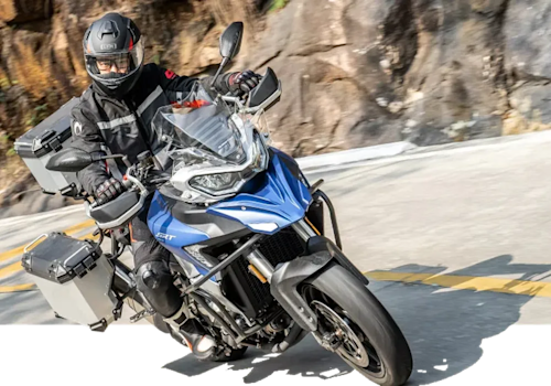 QJ Motor SRT 800 SX Lifestyle2 Galgo
