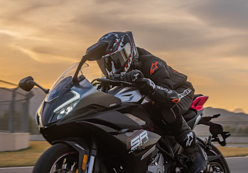 CF Moto 300SR Sport Lifestyle3 Galgo