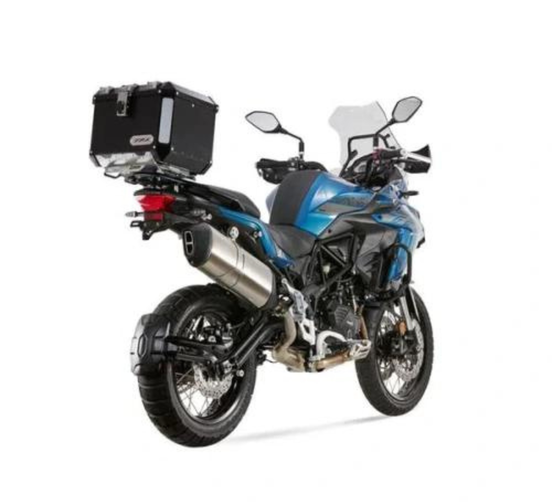 Motocicleta Benelli TRK 502 X en plano diagonal galgo México