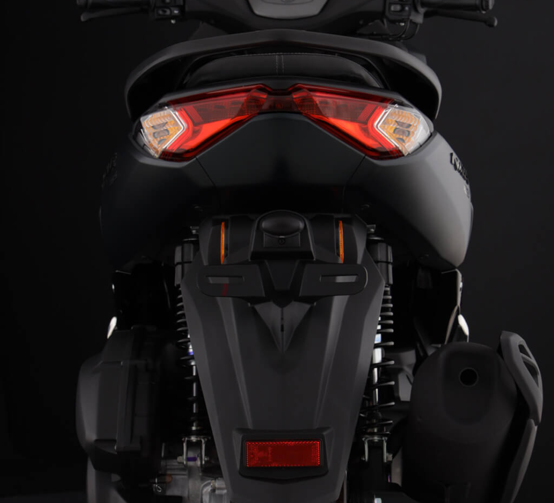 Motocicleta Yamaha NMAX CONNECTED faro galgo Colombia