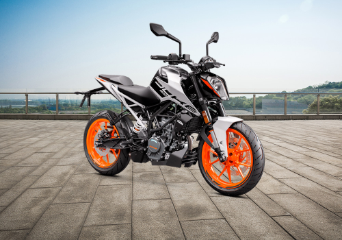 Motocicleta KTM 200 Duke Gen2 ABS en calle galgo Colombia lifestyle