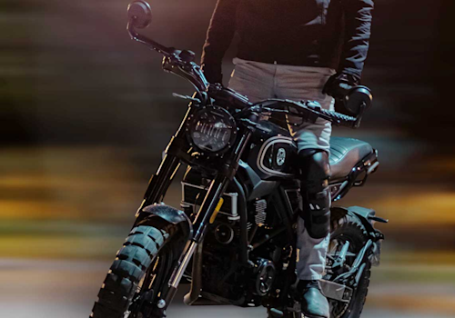 Daytona Scrambler Max Lifestyle2 Galgo México