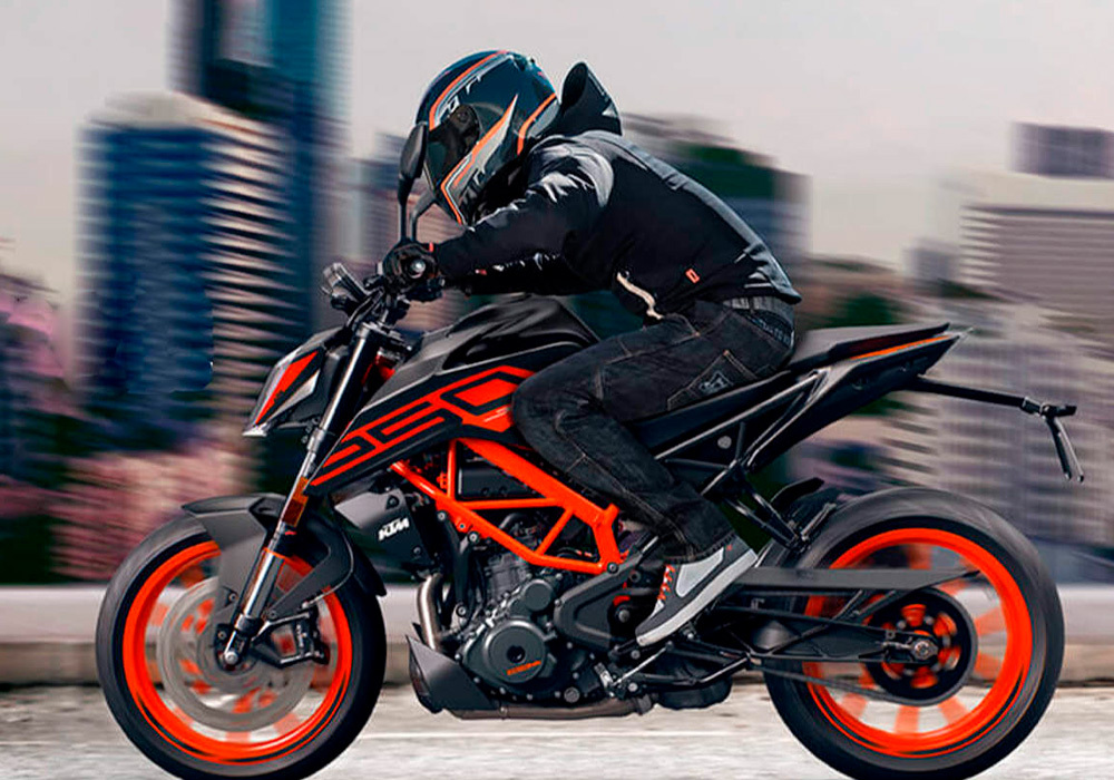 Motocicleta KTM Duke 250 en ciudad galgo Perú lifestyle