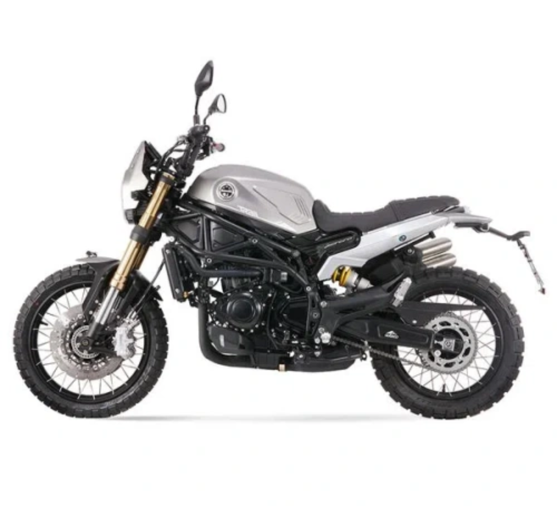 Motocicleta Benelli Leoncino 800 Trail en plano lateral galgo México