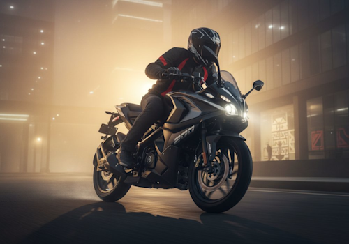 Bajaj Pulsar RS 200 Lifestyle3 Galgo