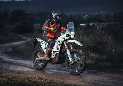 Kove 450 Rally Regular Edition Lifestyle1 Galgo
