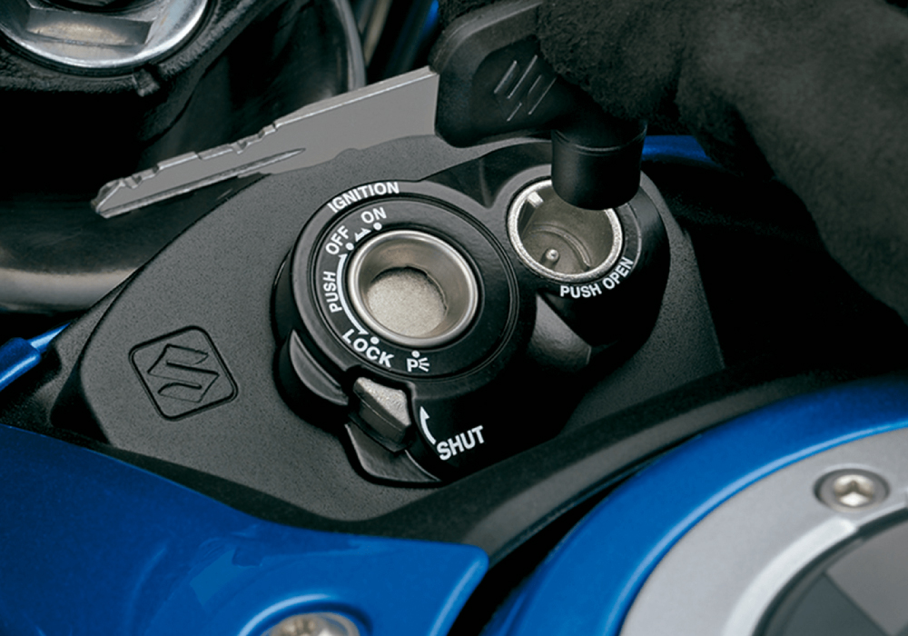 SUZUKI-GSX-S150-ABS-I2-Galgo-Colombia