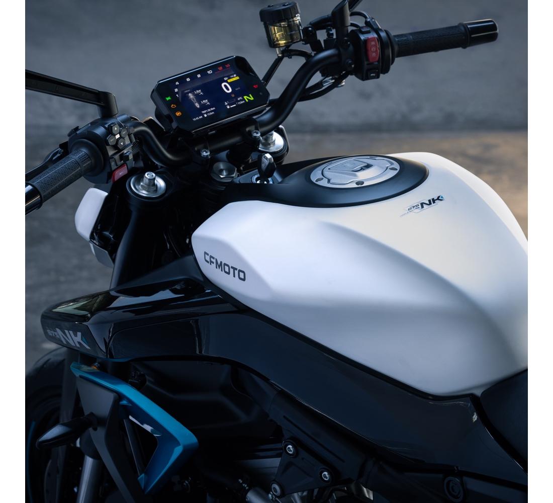 CF Moto 675NK Galeria5 Galgo