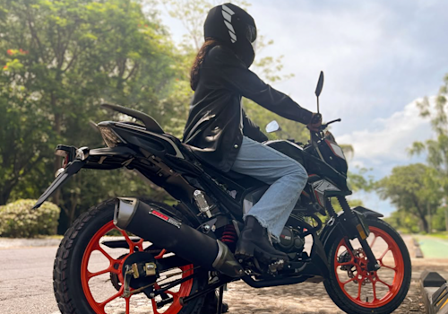 BDS Hawk 200 Lifestyle3 Galgo México